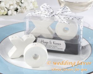 XO Design Hugs and Kisses Salt and Pepper Shakers Wedding Favors