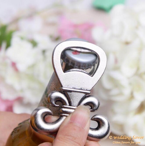  European retro wedding favors fleur de lis design beer bottle opener